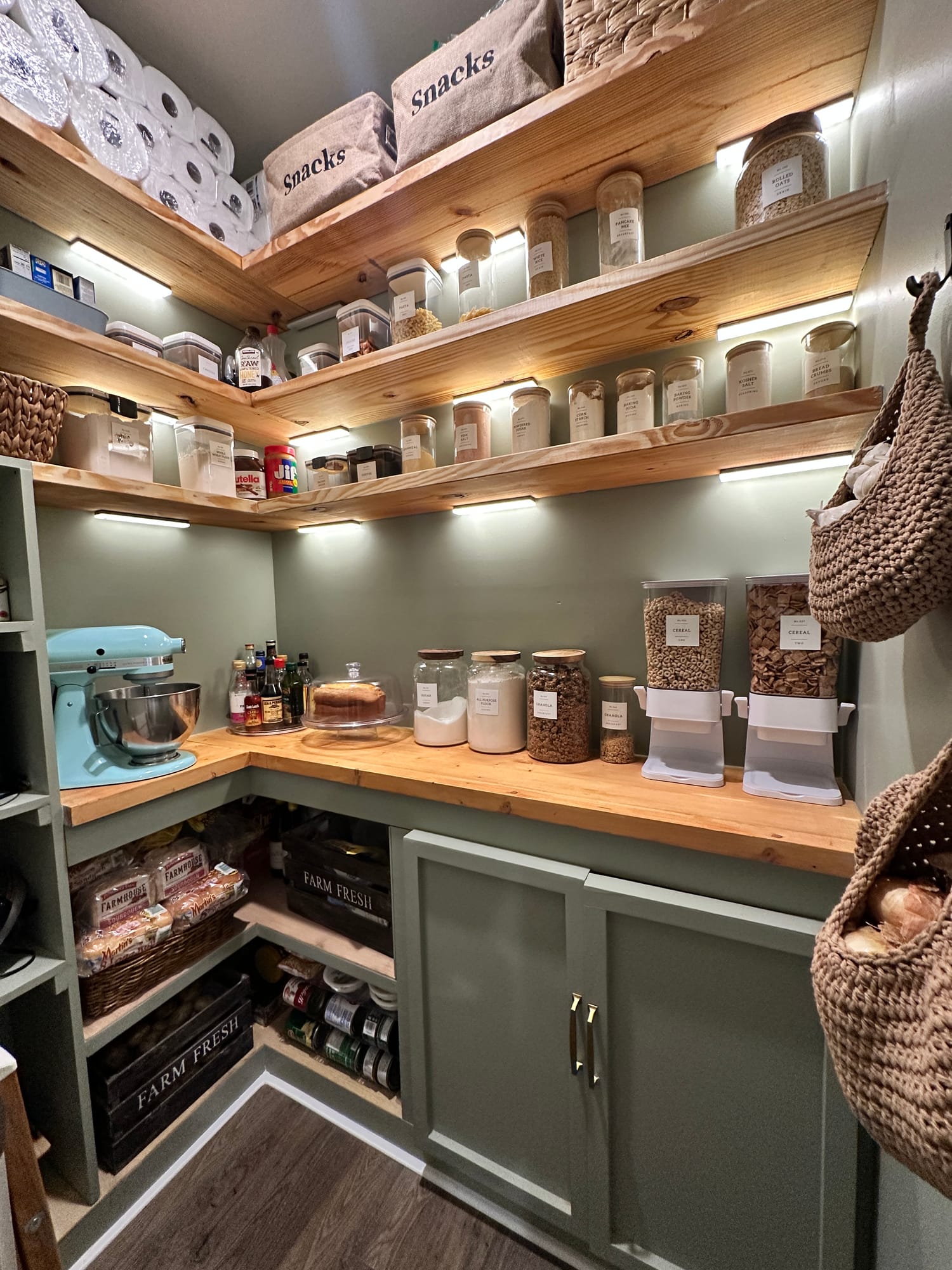 Pantry Full View
